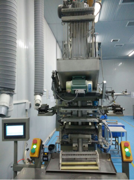 1471830022735370.png 4操作台.png