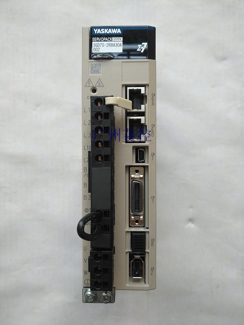 安川SGD7S-2R8A30A002单轴伺服驱动器M18的小型圆柱头侧视型产品也已齐备
