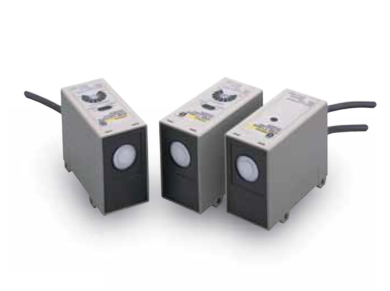 E4B-LS70F4 2M温度传感器是用作温控器的热感应部件
欧姆龙超声波开关